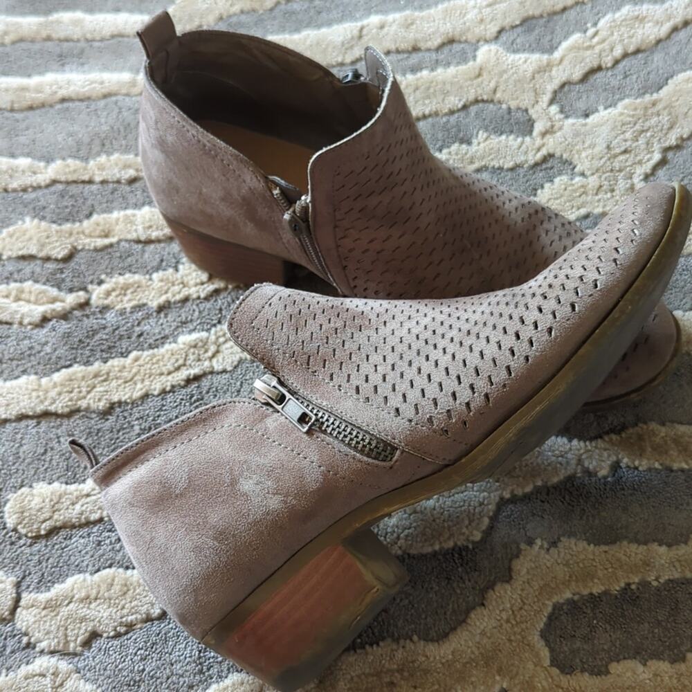 Size 8 Torrid Taupe Booties